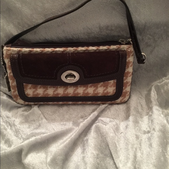 Vintage Coach Hampton Tweed Wristlet - Picture 2 of 6